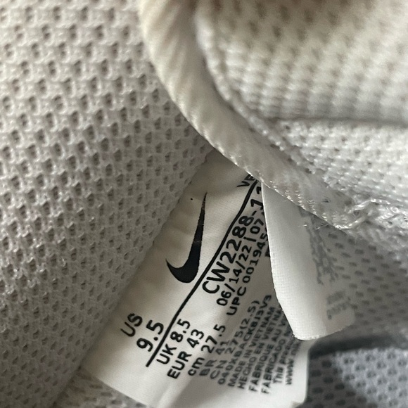 Nike Air Force 1 size 9.5 - Picture 6 of 6